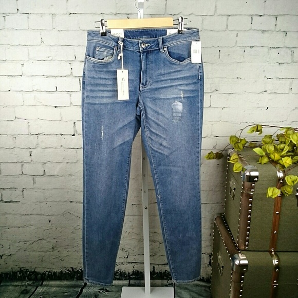Vince Camuto Denim - NWT Two by Vince Camuto distressed skinny jeans 29